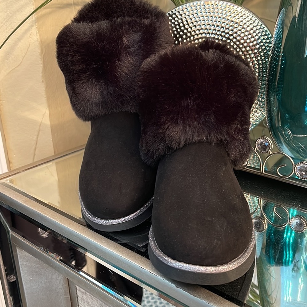 SOLD! SOLD! Juicy Couture “Kissable” Cozy Faux Fur Lined Boots!